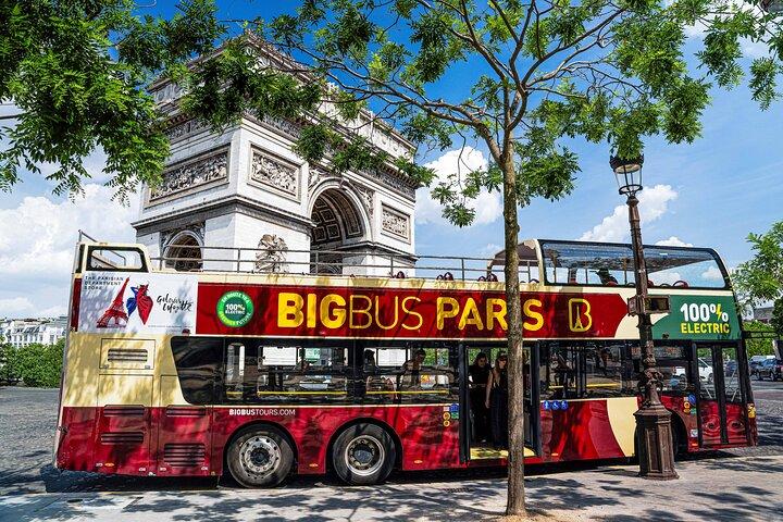 Paris mit der Bahn mit Sightseeing-Bus und Bootsfahrt auf der Seine