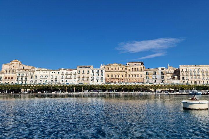 Syracuse Boat tour of Ortigia and Sea Caves with swimming stop