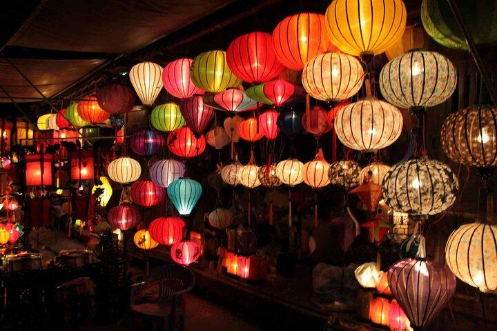 HoiAn Ancient Town Night Market Street food tour di notte