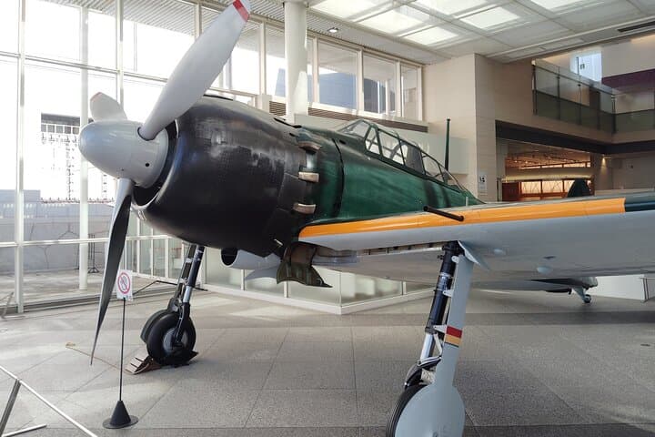 Tokyo War History Tour: Yasukuni Shrine & War Museum