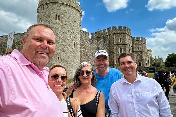 Windsor Castle und Stonehenge Privatauto mit Fahrerführer