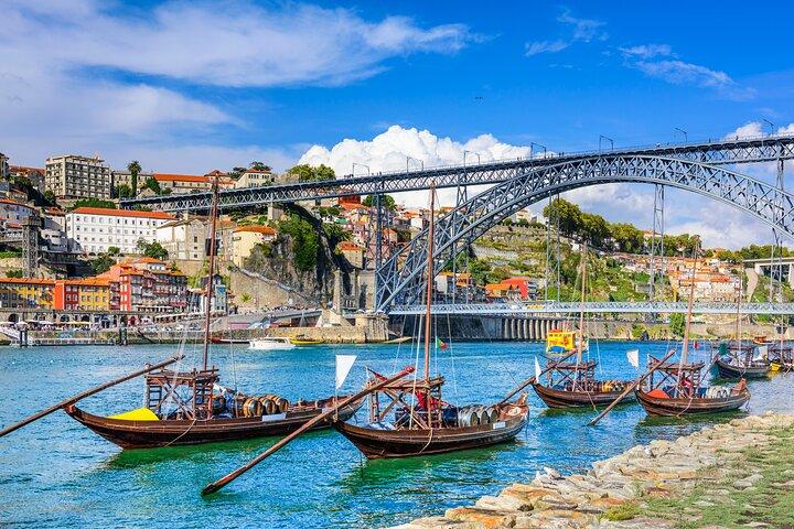 Porto and Aveiro Exclusive Tour from Lisbon