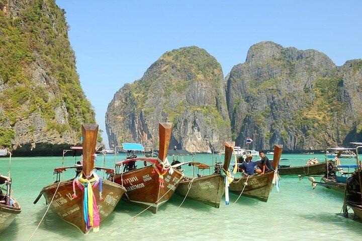 Phi Phi Islands Adventure Day Trip med Seaview Lunch