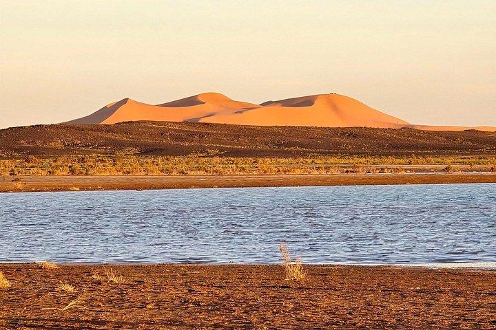 メルズーガ4x4ツアーと砂漠のキャンプでの1泊
