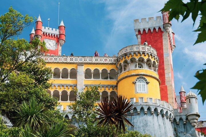 Mystical Sintra & Chic Cascais: A Group Tour from Lisbon