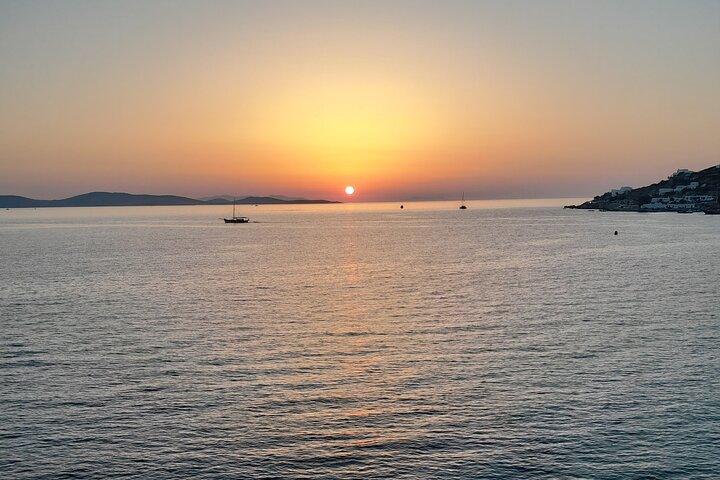 Mykonos Sunset Tour: privat guidad flykt