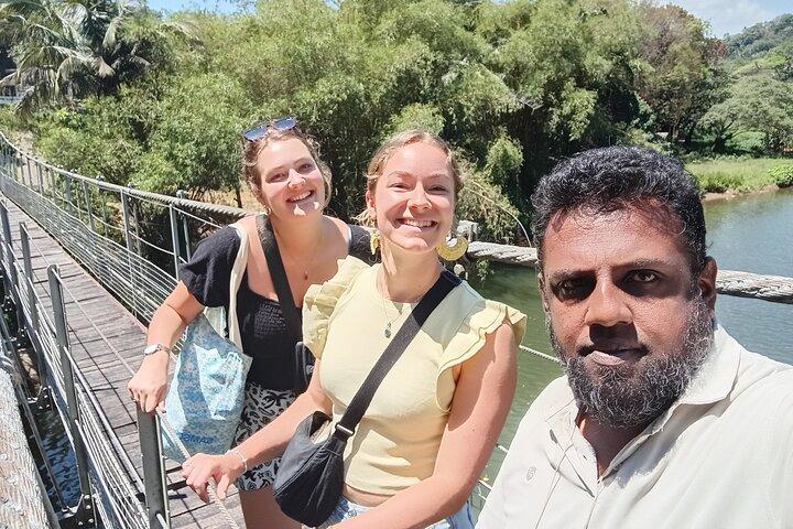 トゥクトゥクプライベート体験キャンディシティツアー