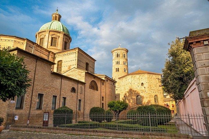 ヴェネツィア発ラヴェンナモザイクと市内終日プライベートツアー