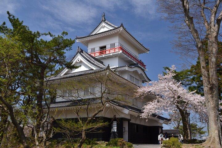 Tour privato di Akita Samurai e storia in auto