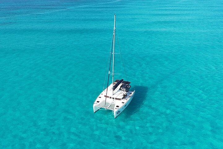 Passeio Privado de Super Catamarã para Isla Mujeres