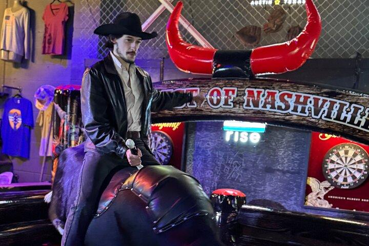 Mekanisk Bull Ride med Skip The Line adgang