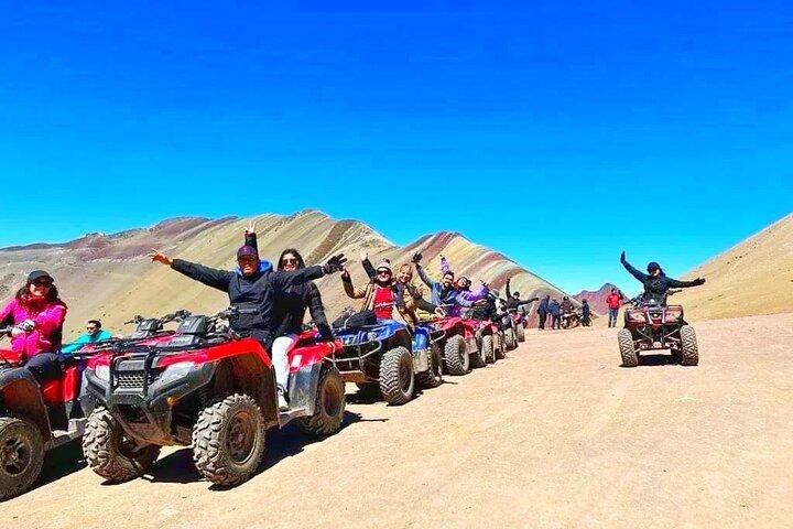 ATV-eventyr på Rainbow Mountain, kun 7 minutters gang