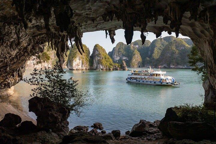 Von Hanoi: Entdecken Sie Halong Bay mit Kreuzfahrt, Cave & Titop Island