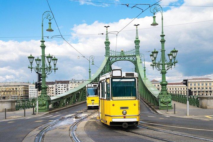 Privat transfer fra Prag til Budapest med 4 timer af Sightseeing