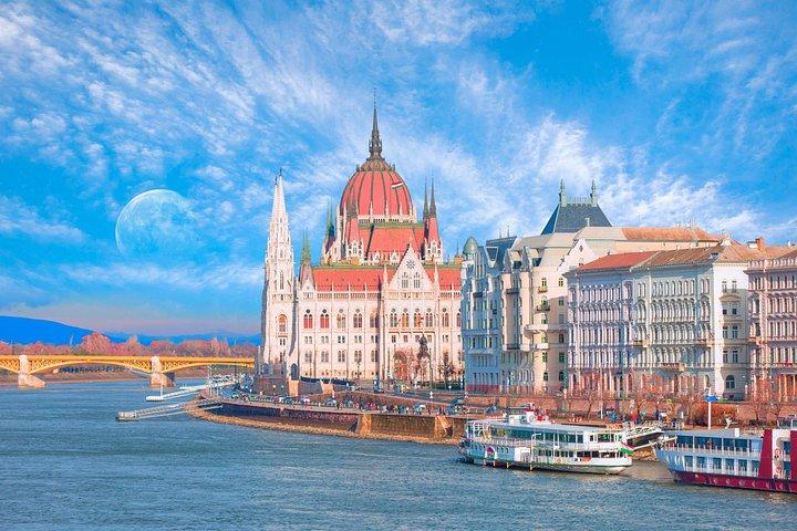 Privat transfer fra Prag til Budapest med 4 timer af Sightseeing