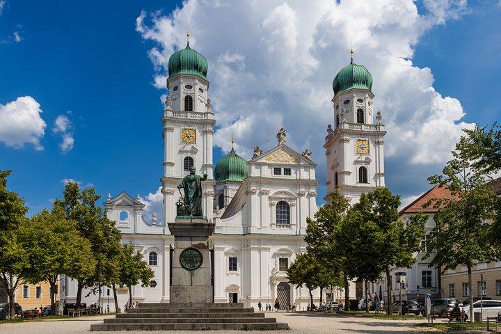 Transfer privado de Praga para Passau, 2h de Parada de Turismo