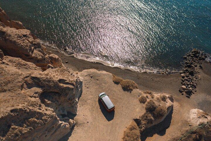 Tour privado cinematográfico de Santorini en una furgoneta VW