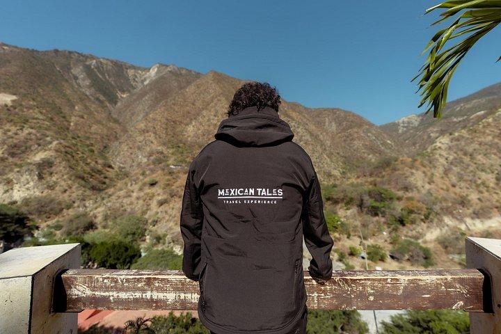 Vroege & Express Tolantongo Hot Springs