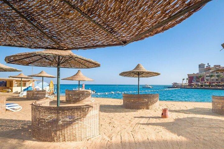 Hurghada Overnachting vanuit Luxor met privétransfers