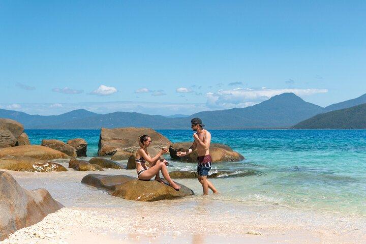 Fitzroy Island Tagesausflug 11 bis 17 Uhr Ferry INC Schnorchelausrüstung