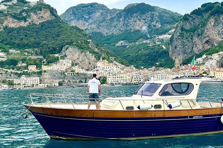 De Sorrento ou Positano: Tour VIP de barco privado da Costa Amalfitana