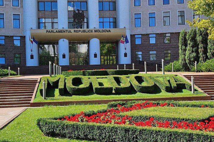 Bodega Milesti Mici de un día (+ cata de vinos) y tour por la ciudad de Chisinau