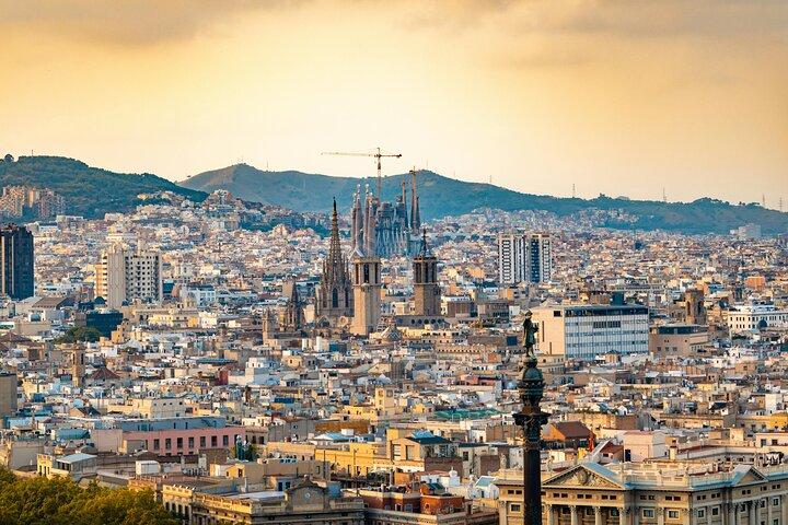 Visite privée du quartier gothique et de la Sagrada Familia avec billets