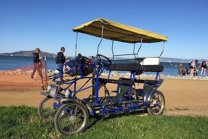 サンフランシスコ: 風光明媚なマリーナウォーターフロント沿いのサリーライド