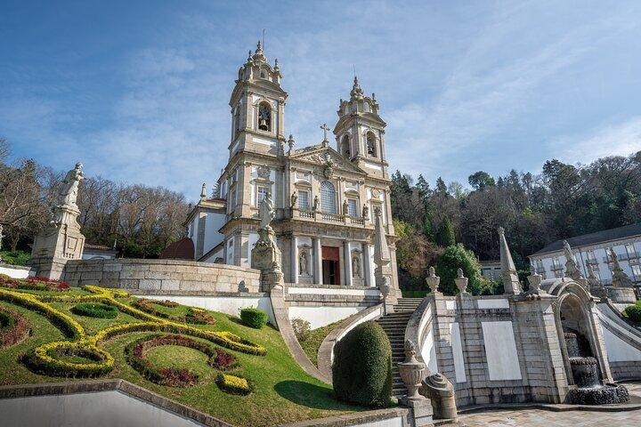 De Porto: Viana do Castelo Braga e Guimarães