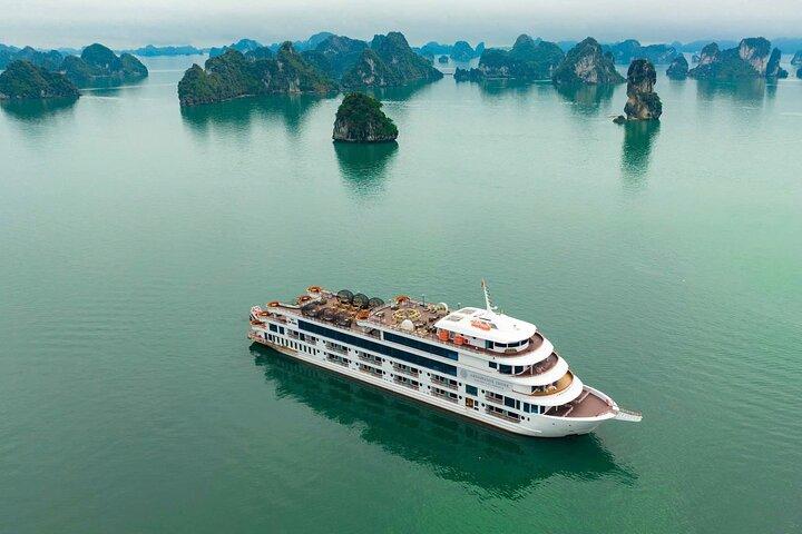 Top Luxus Halong Bay Ambassador Cruise mit Buffet Mittagessen & Aussicht