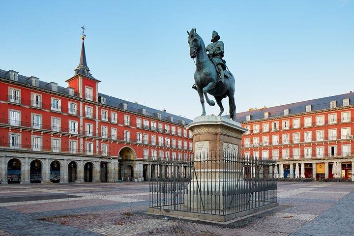 Madrid naar Porto met optionele stops in Salamanca en Ávila