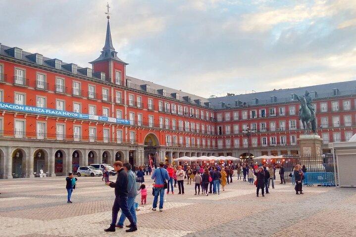 Madrid naar Porto met optionele stops in Salamanca en Ávila