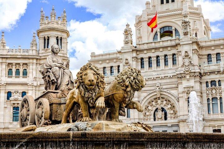 Madrid naar Porto met optionele stops in Salamanca en Ávila
