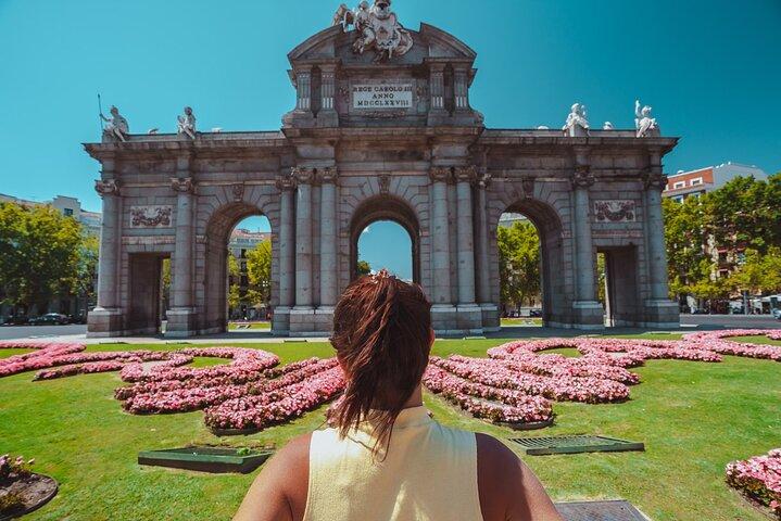 Madrid naar Porto met optionele stops in Salamanca en Ávila