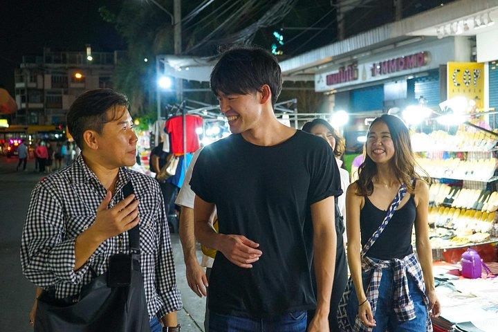バンコクトゥクトゥクナイトツアー（サイアム＆シーロムでの飲食付き）