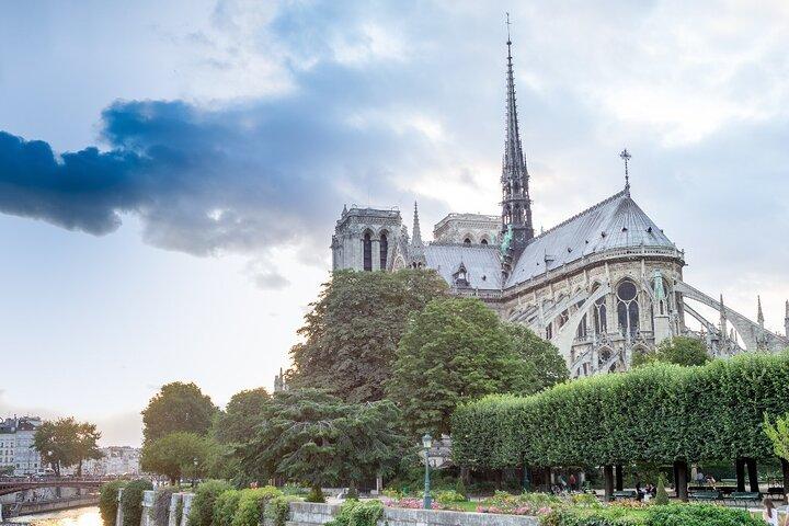 Paris: Tour esclusivo all'esterno della Cattedrale di Notre Dame