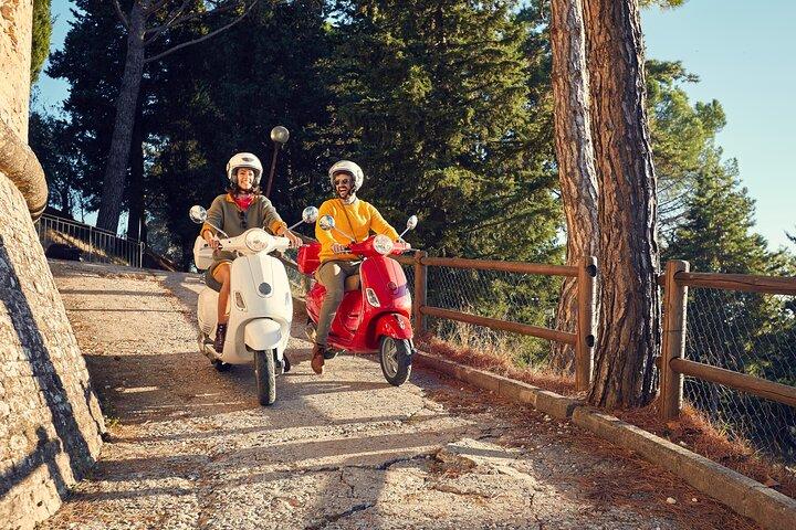 Aventura Vespa no Chianti com almoço toscano e degustação de vinhos