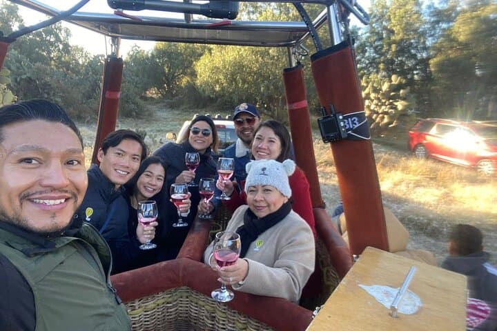 Private Balloon Flight over Teotihuacan plus Breakfast and Entry
