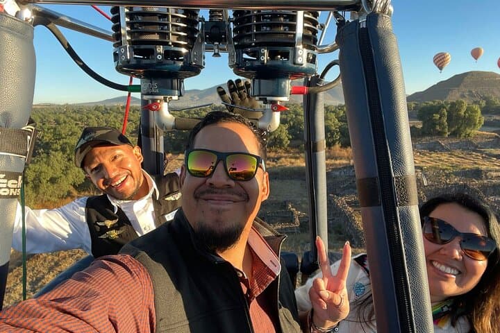 Private Balloon Flight over Teotihuacan plus Breakfast and Entry