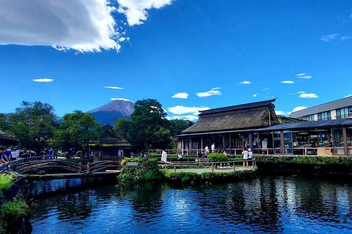 Tour personalizzabile del Monte Fuji e Hakone per 9 persone