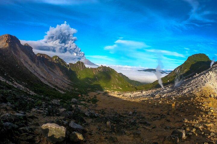 シバヤク山サンライズハイキングまたはベラスタギからの日帰りハイキング