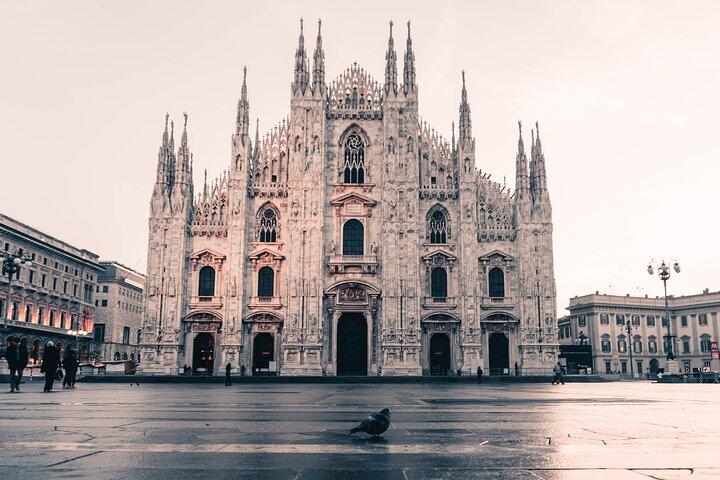 Tour dei punti salienti di Milano: Storia, cultura e aperitivo