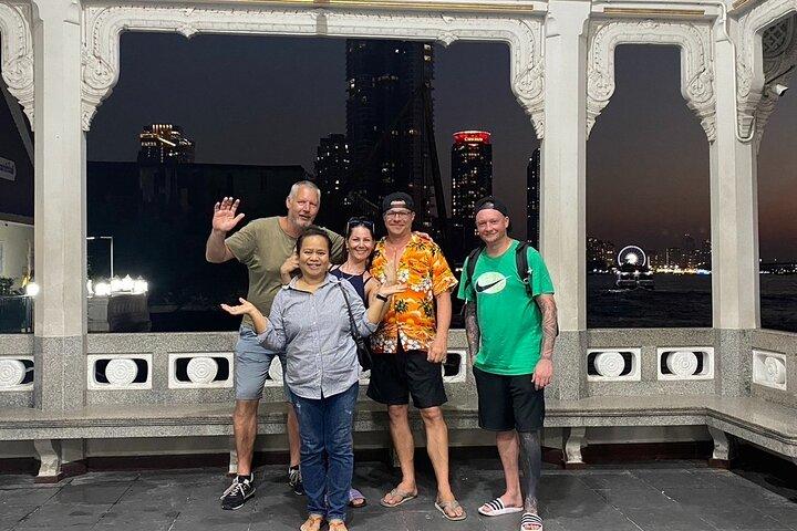 Longtail Boat Night River Ride - 1,5 horas (auto-guia)