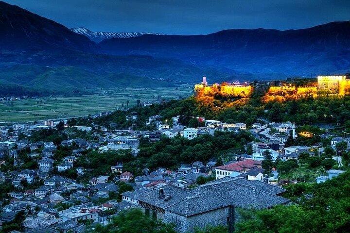 GJirokastër, Koldt vand Tepelenë dagstur fra Tirana