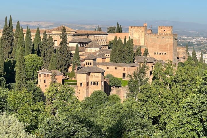 Private Tour of Granada Alhambra with Tickets Included