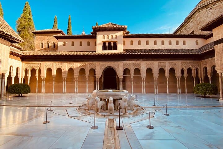Private Tour of Granada Alhambra with Tickets Included