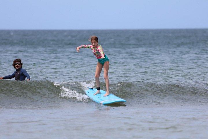 Surf med lokale på Tamarindo Beach