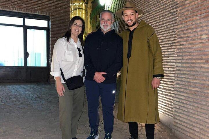 Visite à pied de Marrakech par nuit: Lumières, couleurs et secrets locaux