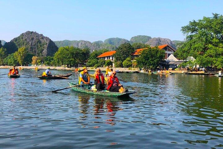Von Hanoi: Beste Tagesausflug nach Räucherdorf, Tam Coc, Hoa Lu