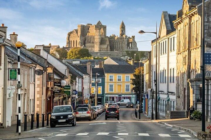 Rock of Cashel, Museo del Folklore y Tour por la ciudad